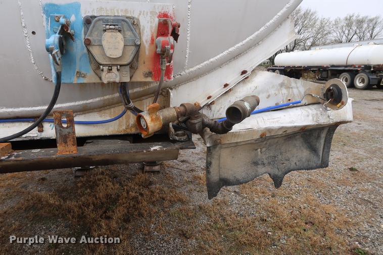 image for item DF3623 1980 Pullman Trailmobile F15S-42CI tank trailer