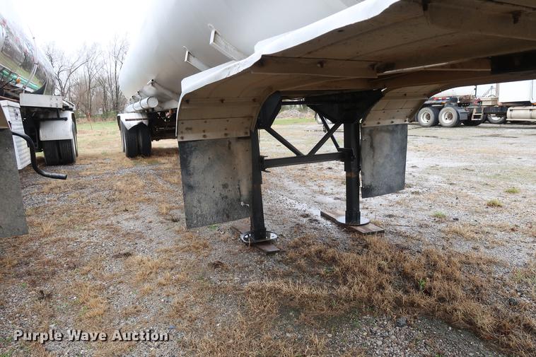 image for item DF3623 1980 Pullman Trailmobile F15S-42CI tank trailer