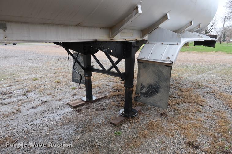 image for item DF3623 1980 Pullman Trailmobile F15S-42CI tank trailer