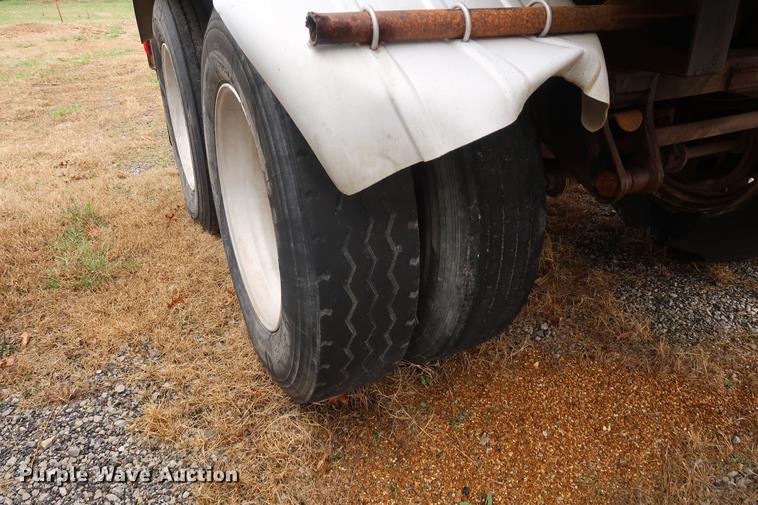 image for item DF3623 1980 Pullman Trailmobile F15S-42CI tank trailer