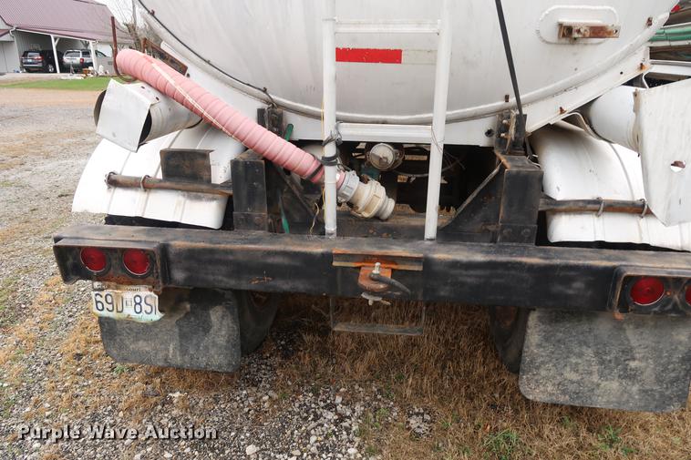 image for item DF3623 1980 Pullman Trailmobile F15S-42CI tank trailer