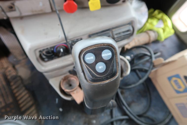 image for item DF3624 2001 Mack CX613 semi truck