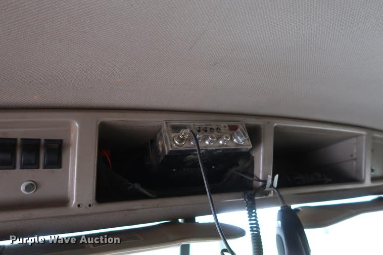 image for item DF3624 2001 Mack CX613 semi truck