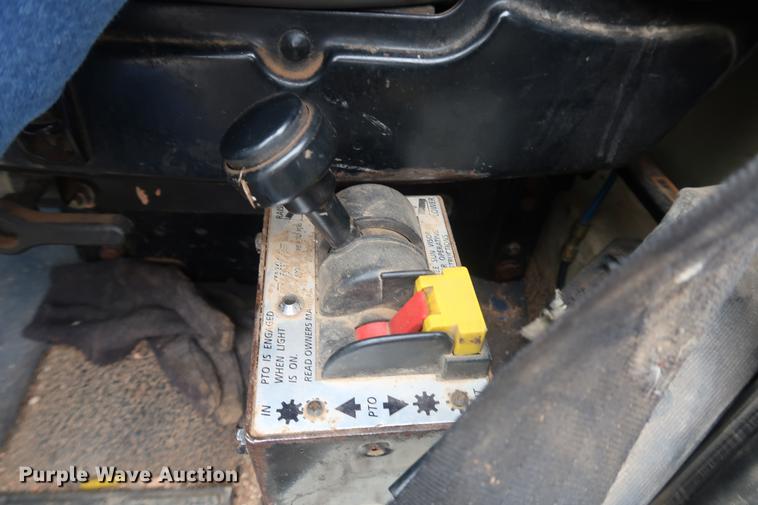 image for item DF3624 2001 Mack CX613 semi truck