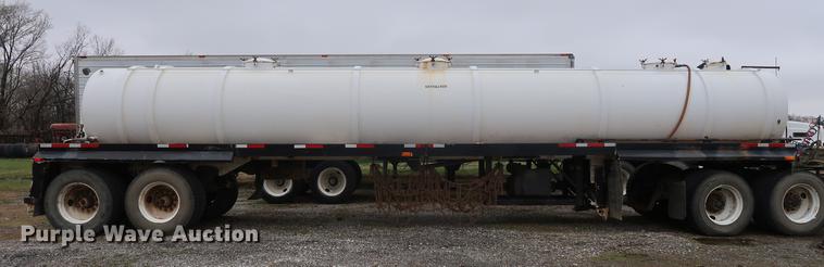 image for item DF3625 1978 Fruehauf vacuum trailer