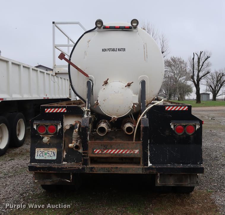 image for item DF3625 1978 Fruehauf vacuum trailer