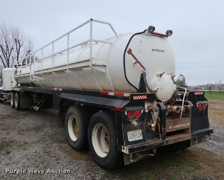 image for item DF3625 1978 Fruehauf vacuum trailer