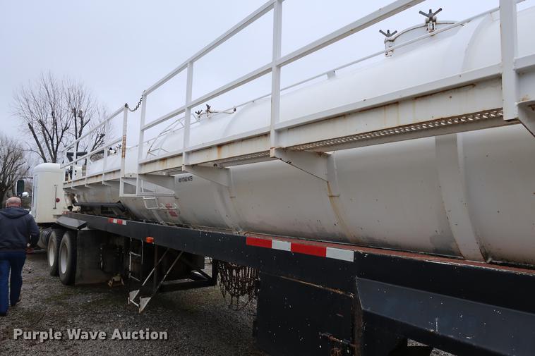 image for item DF3625 1978 Fruehauf vacuum trailer