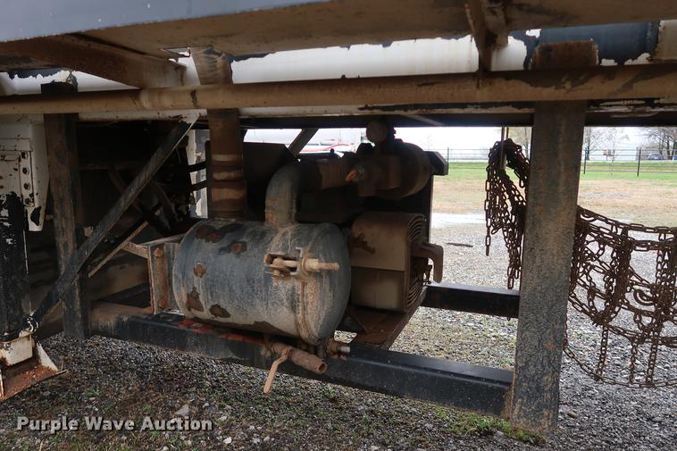 image for item DF3625 1978 Fruehauf vacuum trailer