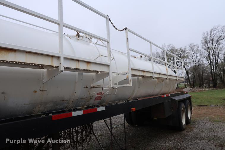 image for item DF3625 1978 Fruehauf vacuum trailer