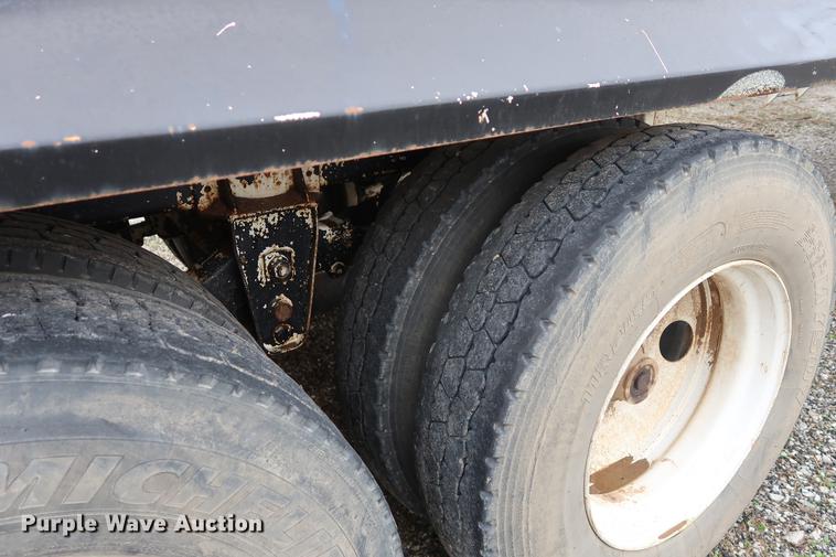 image for item DF3625 1978 Fruehauf vacuum trailer