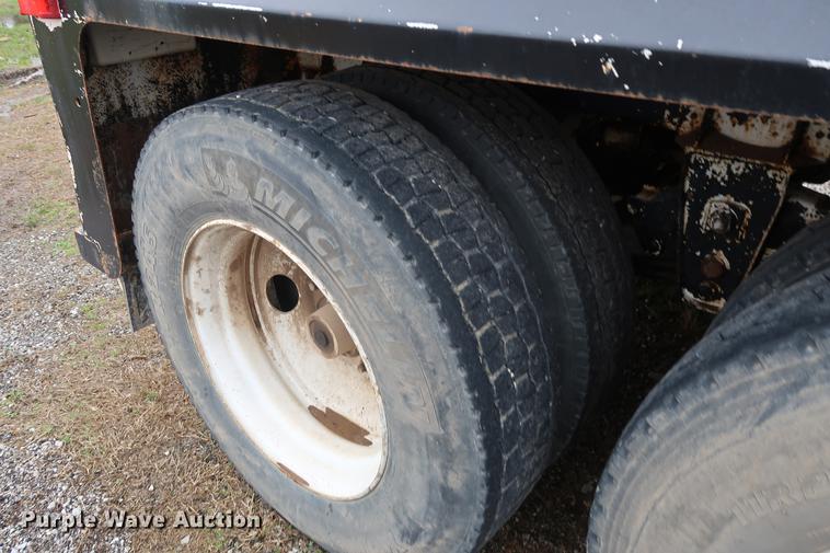 image for item DF3625 1978 Fruehauf vacuum trailer