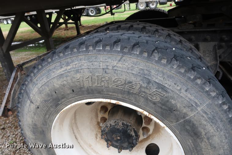 image for item DF3626 1998 Mack CH613 semi truck