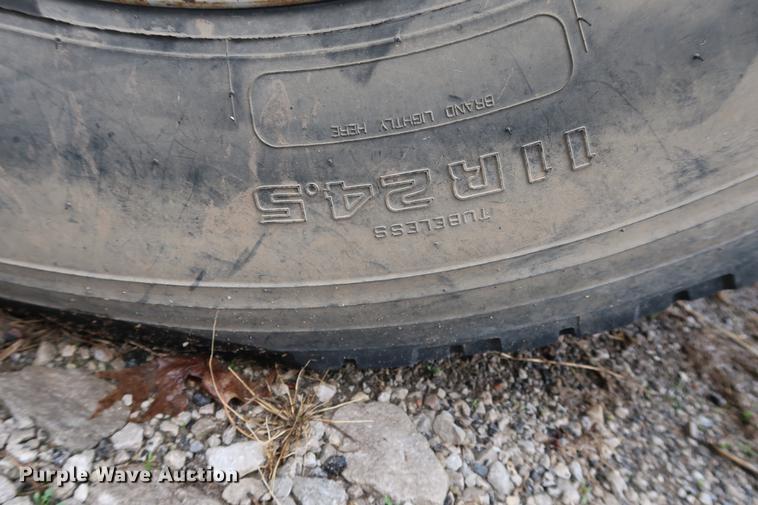 image for item DF3626 1998 Mack CH613 semi truck