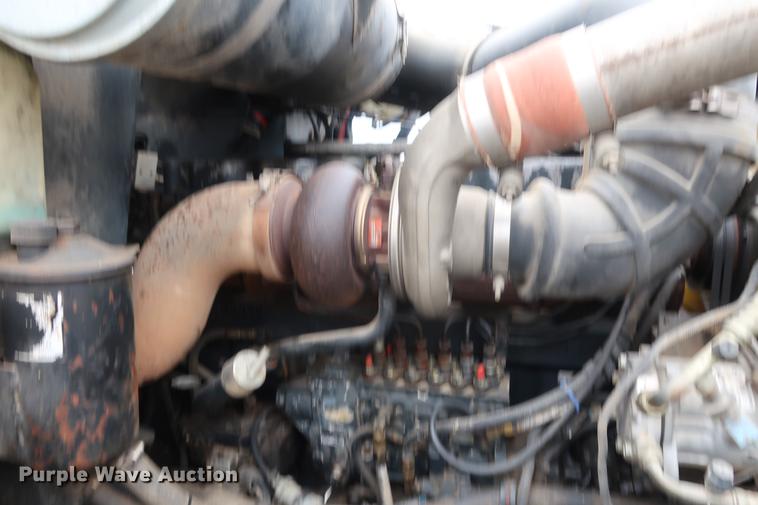 image for item DF3626 1998 Mack CH613 semi truck