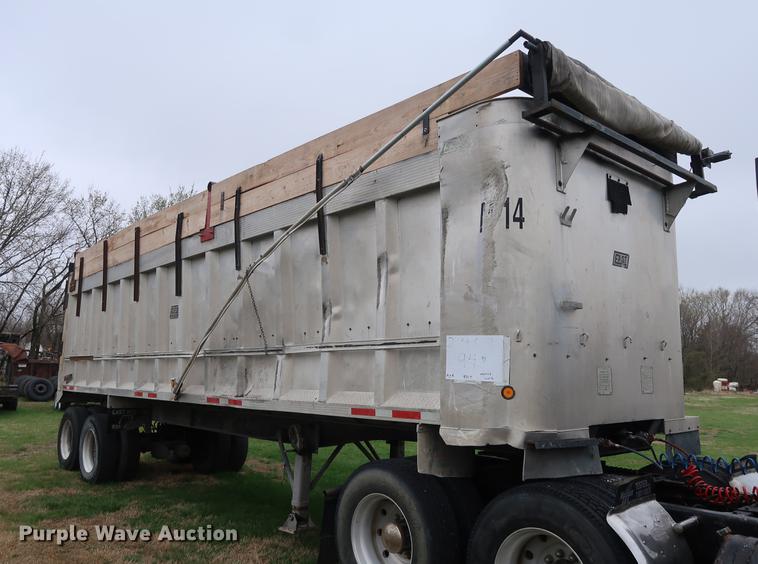 image for item DF3628 1991 East end dump trailer