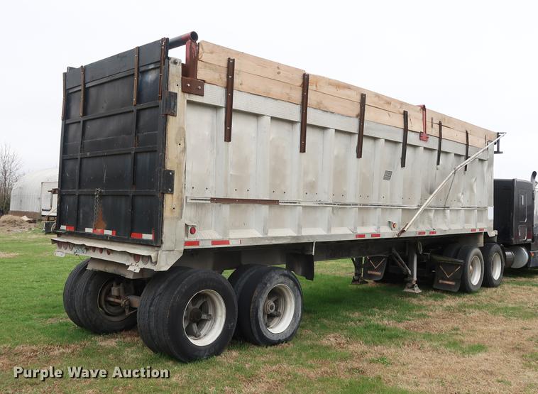 image for item DF3628 1991 East end dump trailer