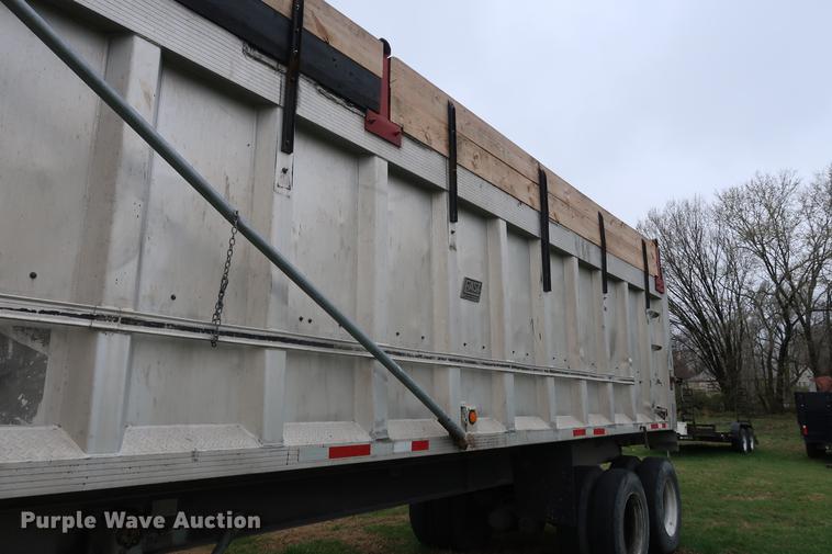 image for item DF3628 1991 East end dump trailer