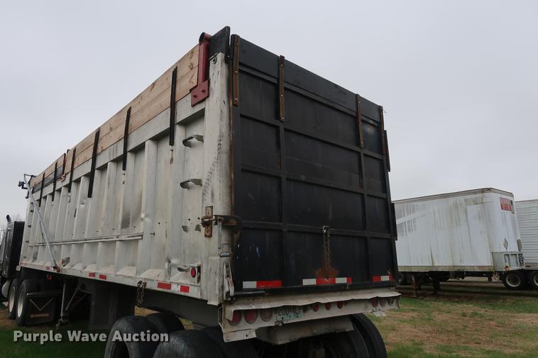 image for item DF3628 1991 East end dump trailer