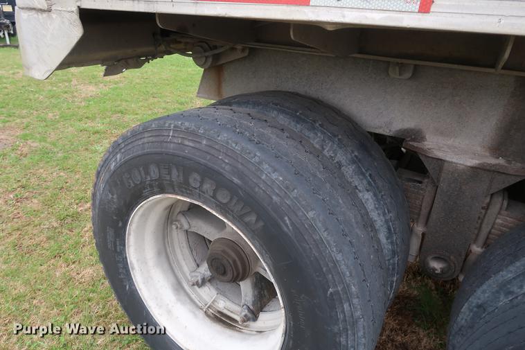 image for item DF3628 1991 East end dump trailer