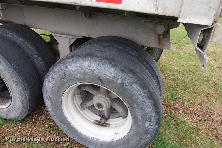 image for item DF3628 1991 East end dump trailer