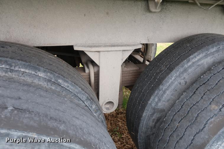 image for item DF3628 1991 East end dump trailer