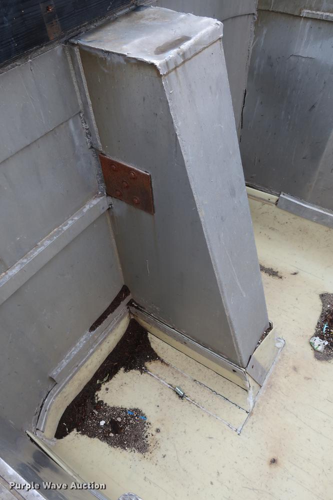 image for item DF3628 1991 East end dump trailer