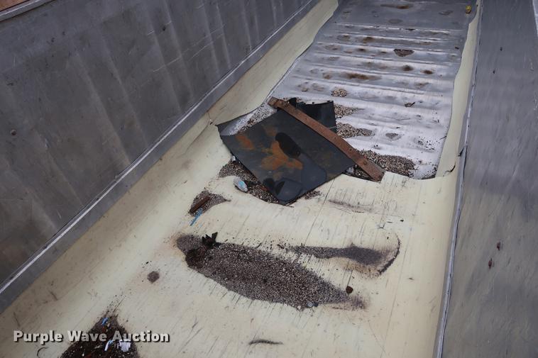 image for item DF3628 1991 East end dump trailer