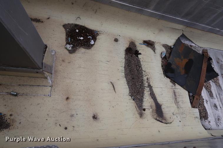 image for item DF3628 1991 East end dump trailer