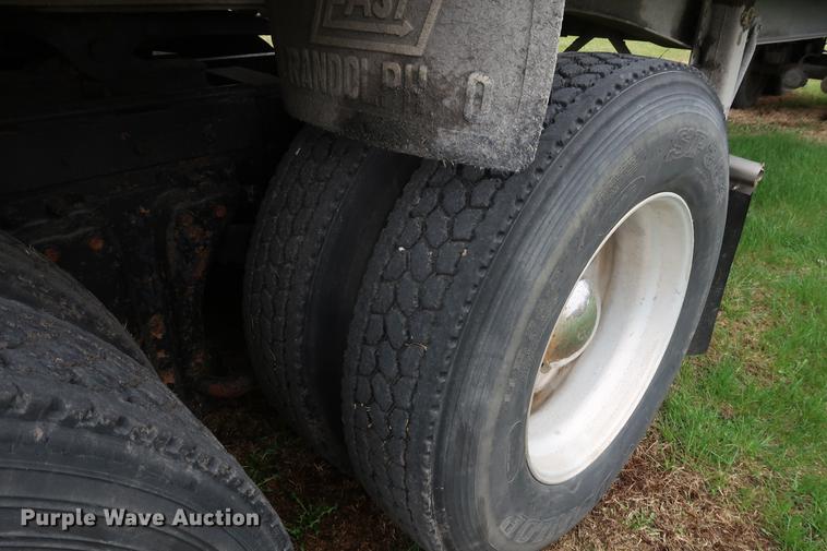 image for item DF3629 1987 Kenworth T600 semi truck