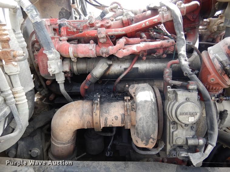 image for item DK9891 2010 Peterbilt 384 semi truck