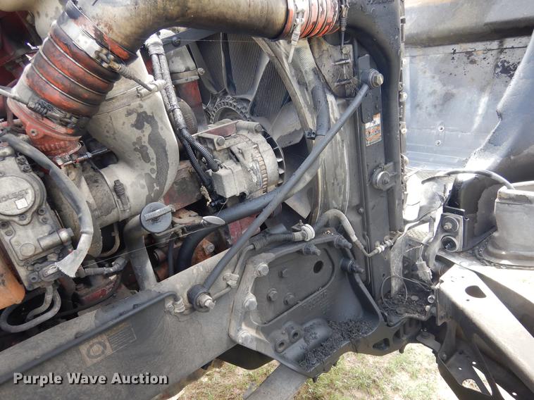 image for item DK9891 2010 Peterbilt 384 semi truck