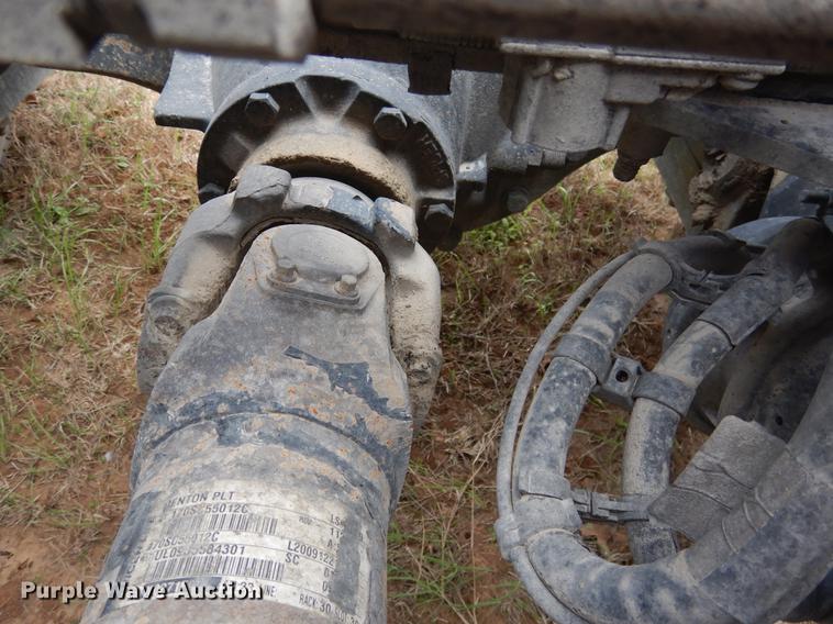 image for item DK9891 2010 Peterbilt 384 semi truck