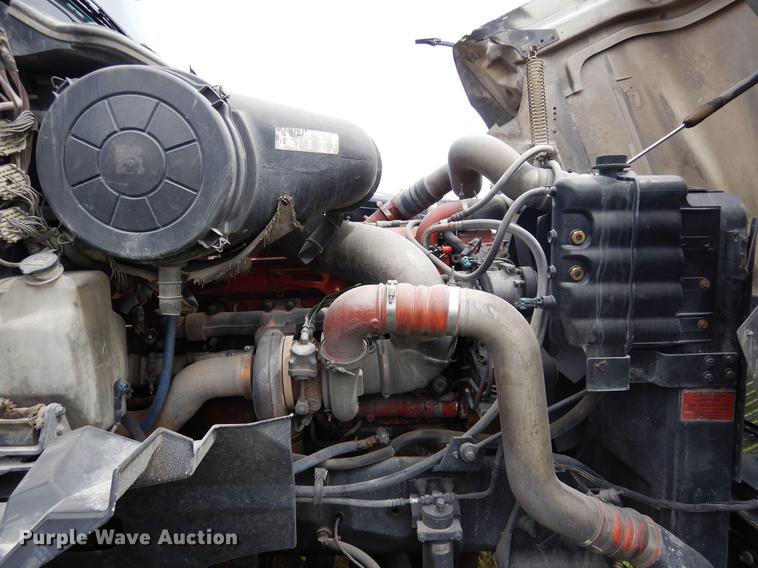 image for item DK9892 2007 International 9400i semi truck