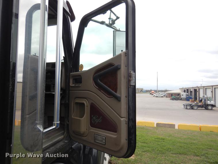 image for item DK9892 2007 International 9400i semi truck