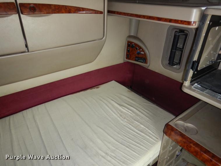 image for item DK9892 2007 International 9400i semi truck