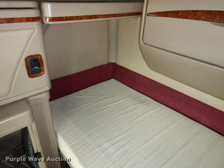 image for item DK9892 2007 International 9400i semi truck