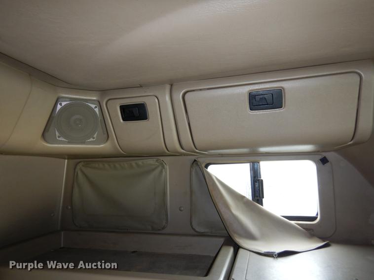 image for item DK9892 2007 International 9400i semi truck