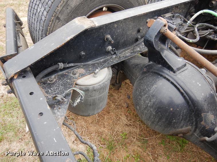 image for item DK9892 2007 International 9400i semi truck