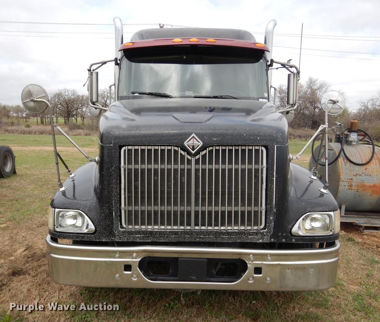 image for item DK9893 2007 International 9400i semi truck