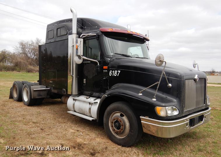 image for item DK9893 2007 International 9400i semi truck