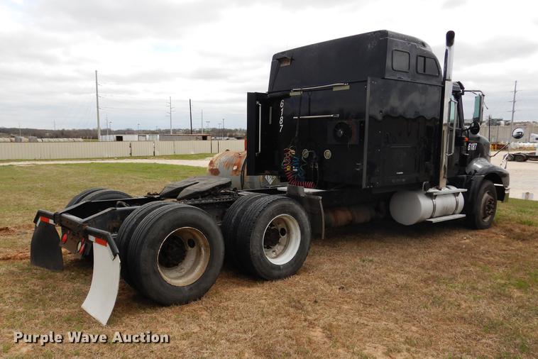 image for item DK9893 2007 International 9400i semi truck