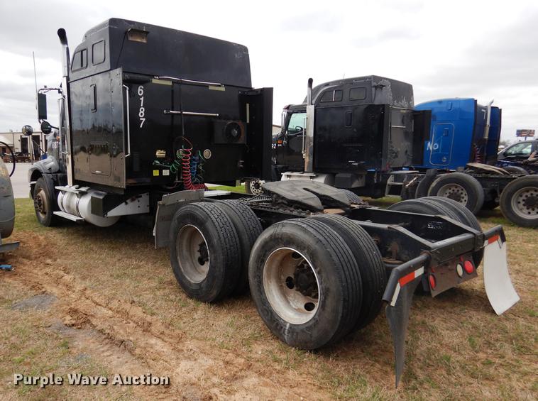 image for item DK9893 2007 International 9400i semi truck