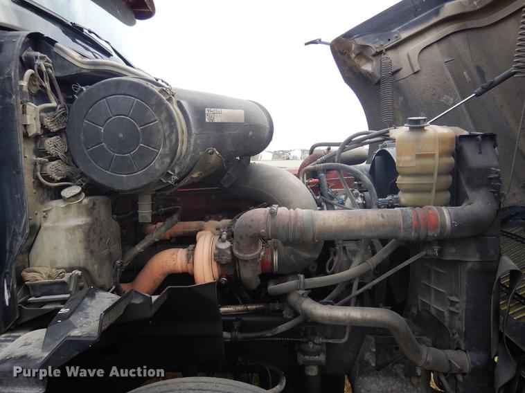 image for item DK9893 2007 International 9400i semi truck