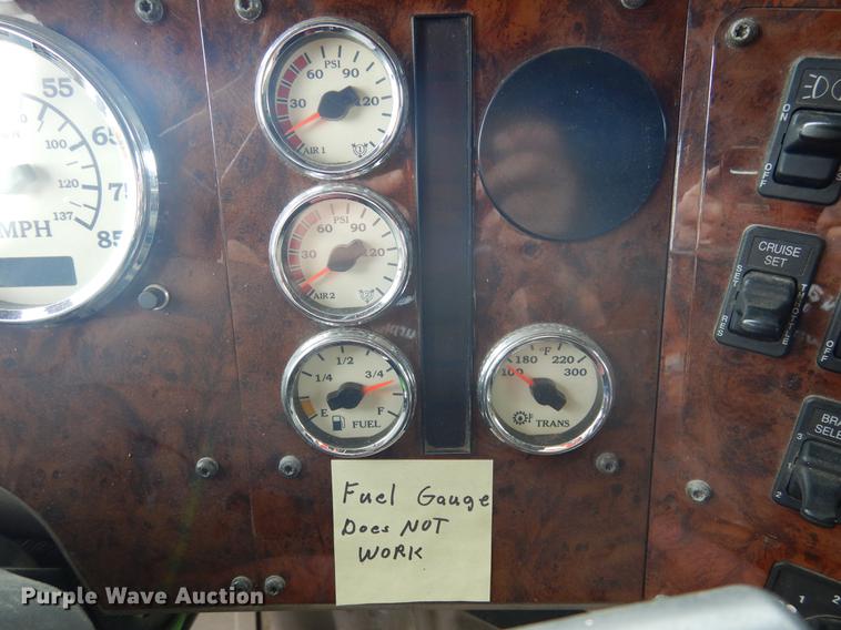 image for item DK9893 2007 International 9400i semi truck