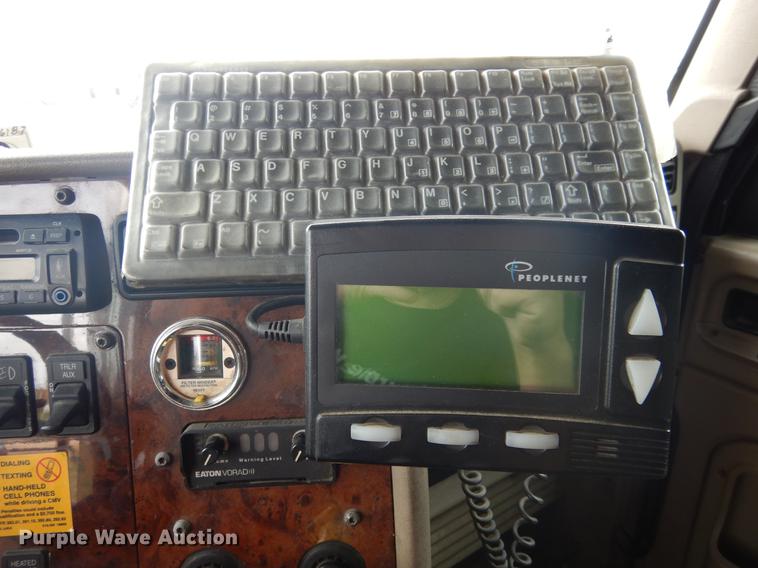 image for item DK9893 2007 International 9400i semi truck