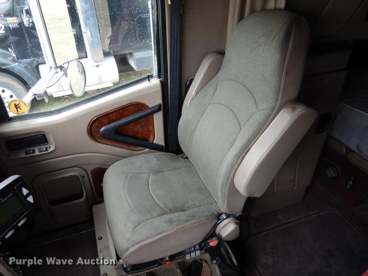 image for item DK9893 2007 International 9400i semi truck