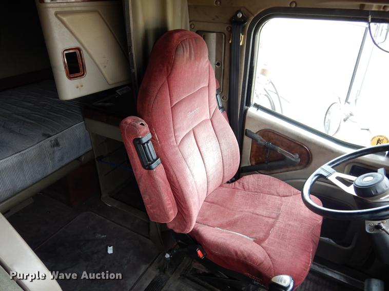 image for item DK9893 2007 International 9400i semi truck