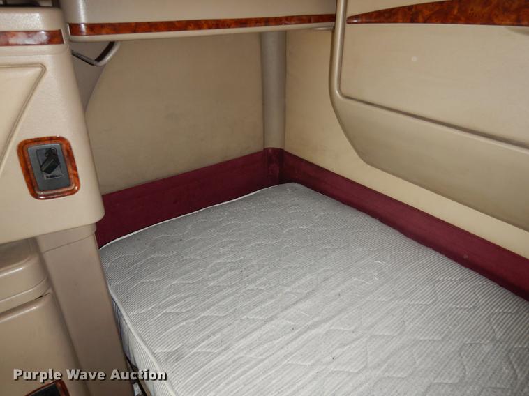 image for item DK9893 2007 International 9400i semi truck