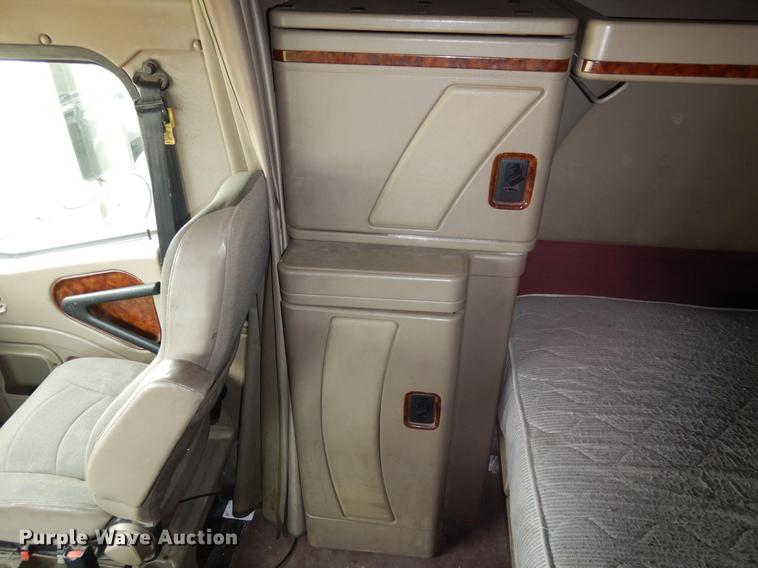 image for item DK9893 2007 International 9400i semi truck